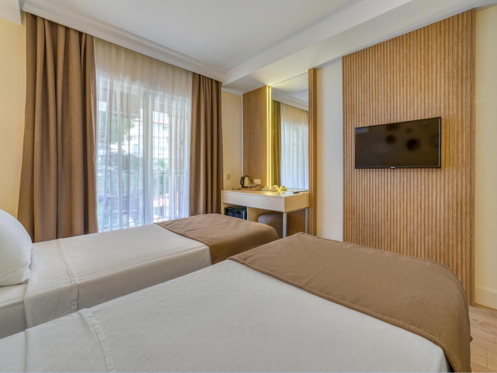 Park Hotel (Adults Only) Алания Экстерьер фото